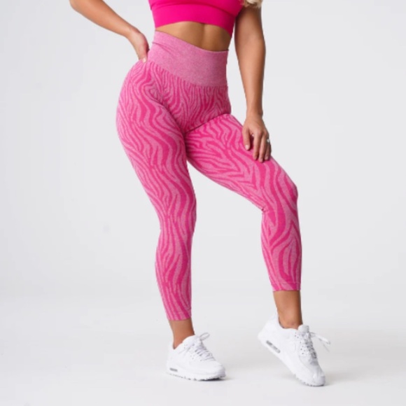 NVGTN Fuchsia Zebra Seamless Leggings - Size Small - Picture 2 of 13